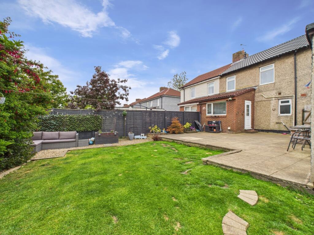 CAM02195G0-PR0072-STILL043