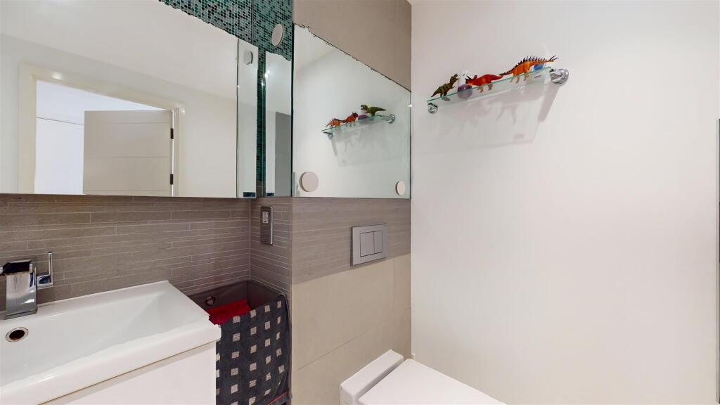 43 Baroque Gardens, Mary Rose Square - aeehmp3EiMg