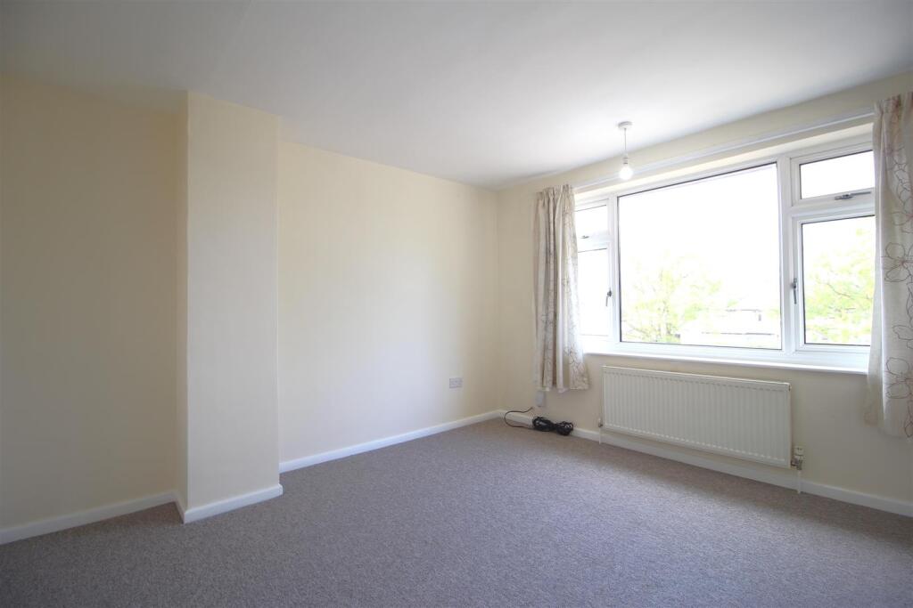 140WR - Bedroom One (1).JPG