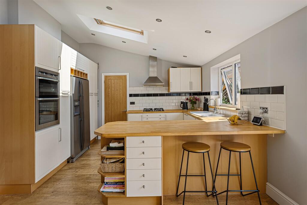 554_Huntington_Road_28.jpg