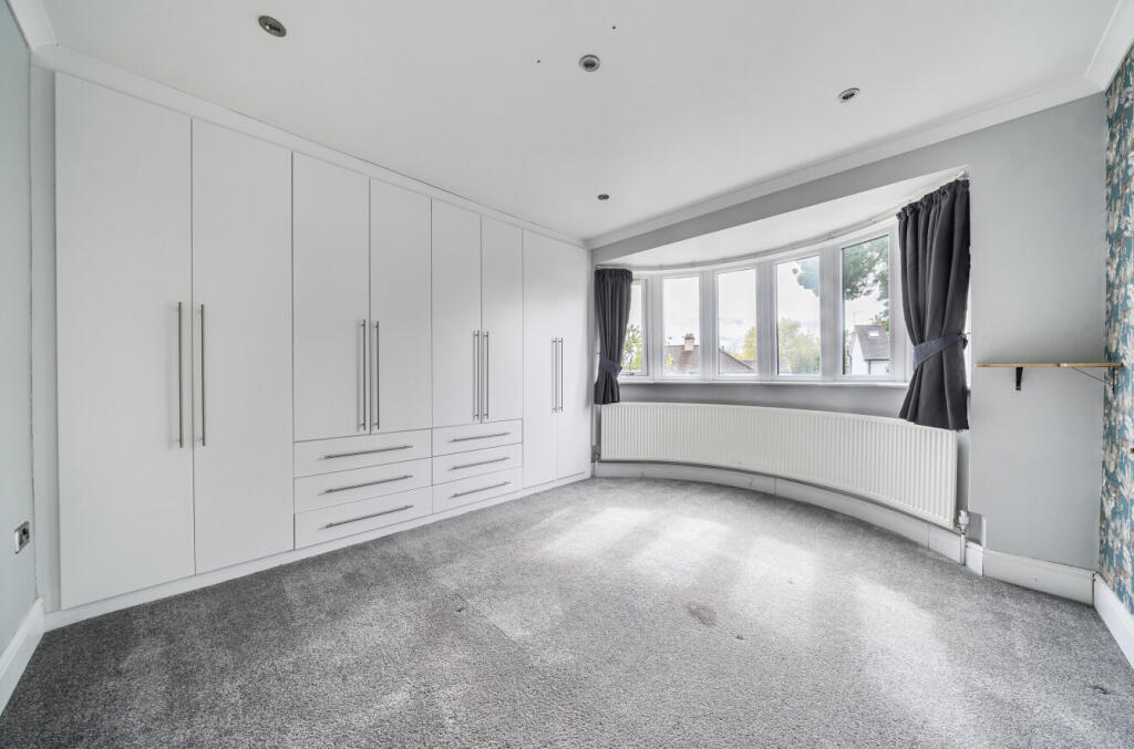 1346469-7-68b1964...