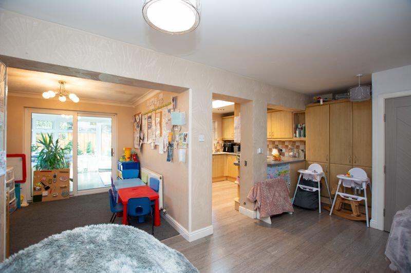 L Shape Dining Area/Reception room