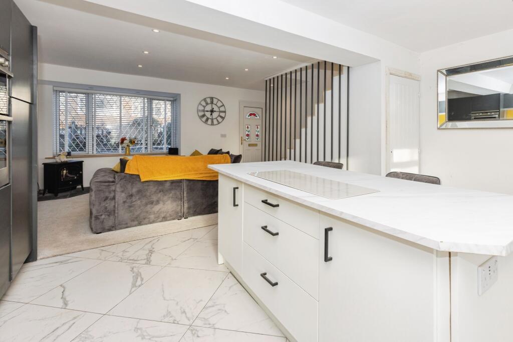 Lounge / Kitchen