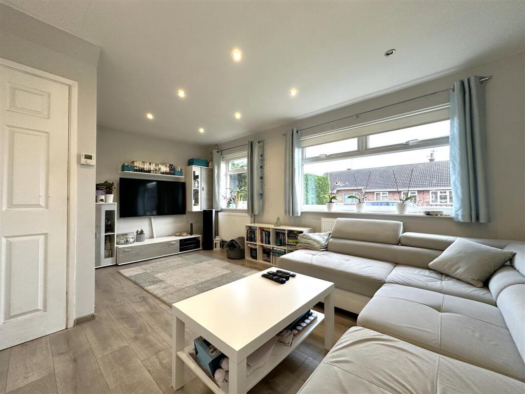 Generous Living Room 900