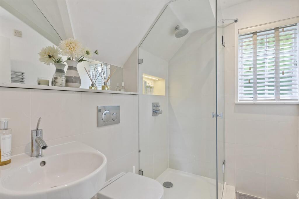 The-Stables-9-Guildown-Avenue-Guildford-GU2-4HA-69