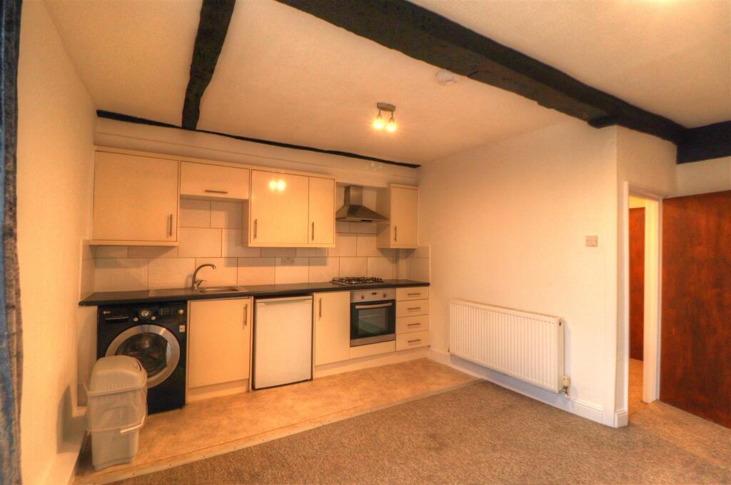 Living Room/Kitchen