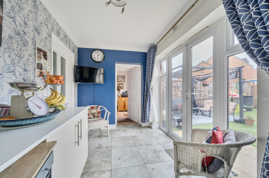 1307075-11-684af6...