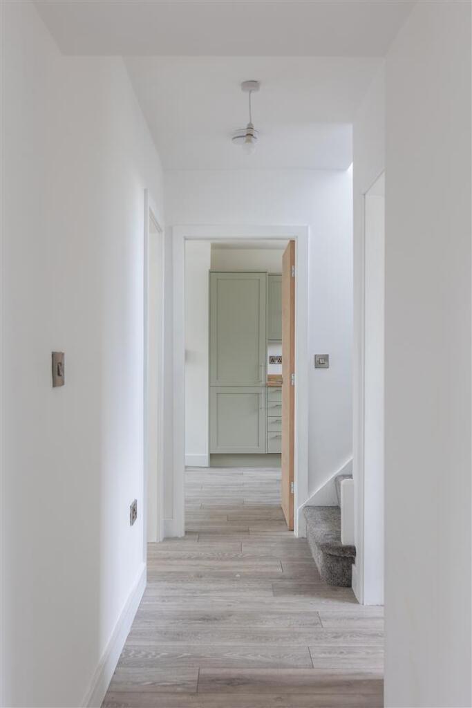 Chestnut Avenue 9 Hallway-3.jpg