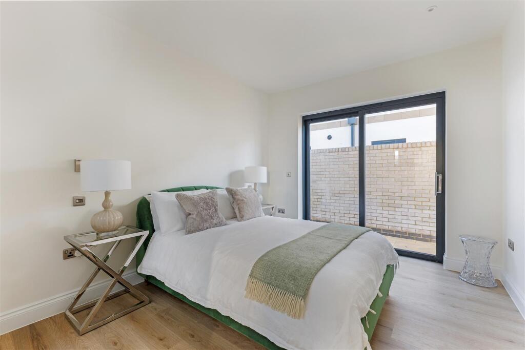88075_32 Carlton Street (21).jpg