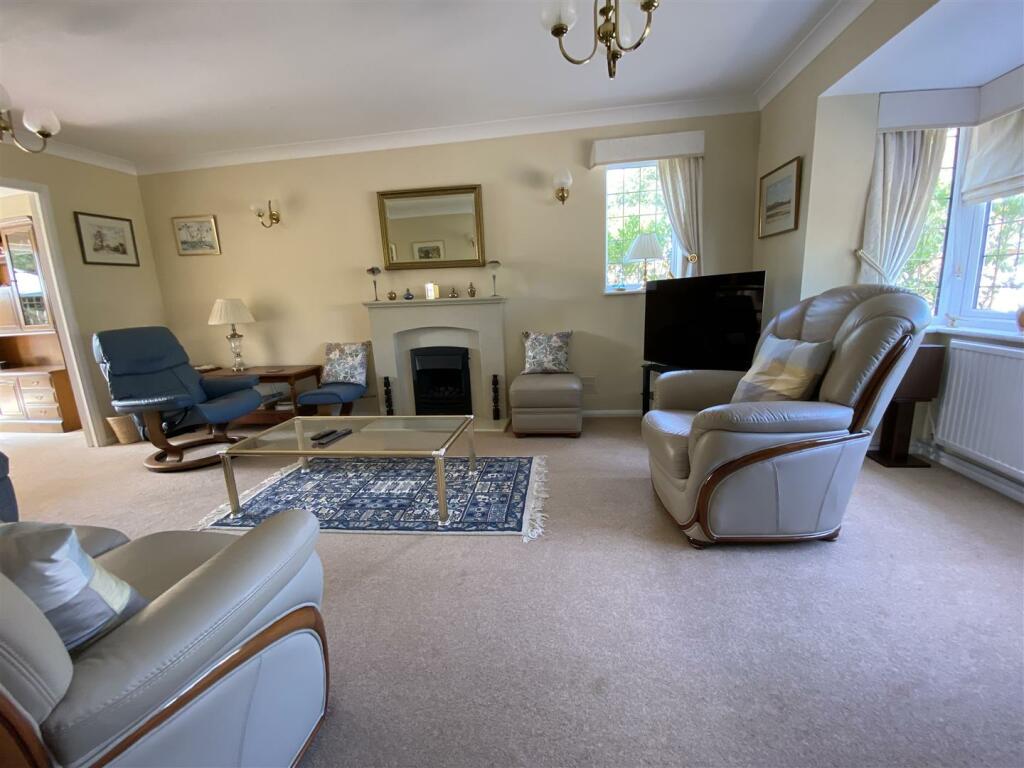 Lounge two.jpg