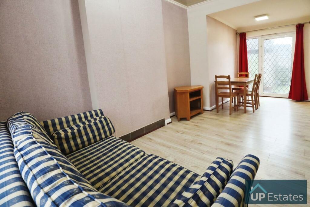 LOUNGE/ DINER