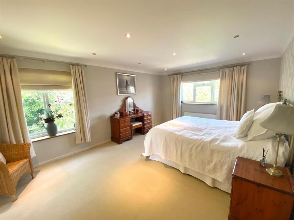 Bedroom 4.jpg