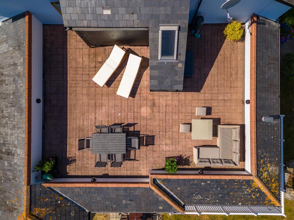 AERIAL ROOF TERRACE