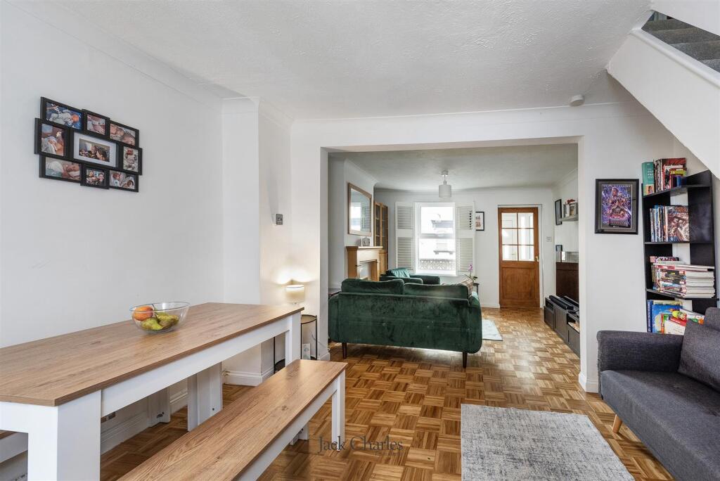 3 Alma Place, Hadlow, TN11 0DH  006.jpg