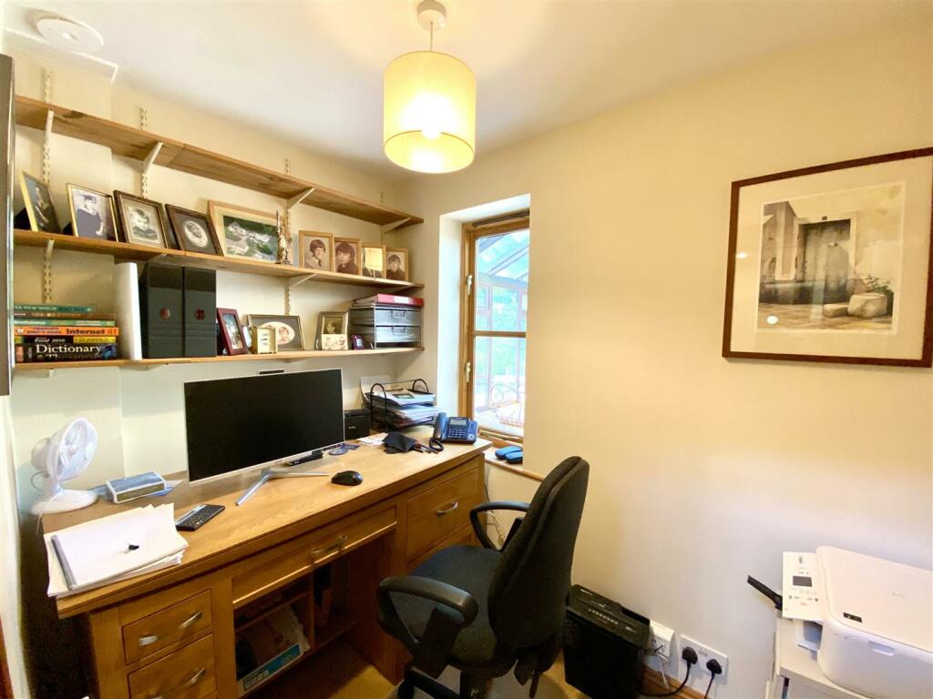 OFFICE/STUDY