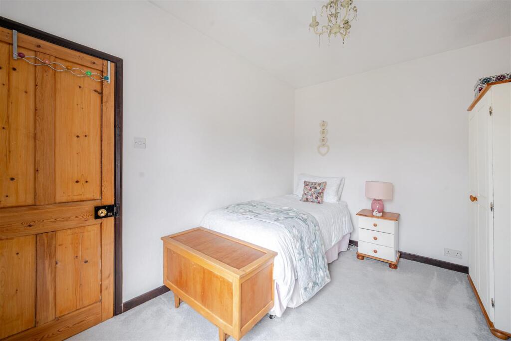 43 Richmond Road, Towcester (18).jpg