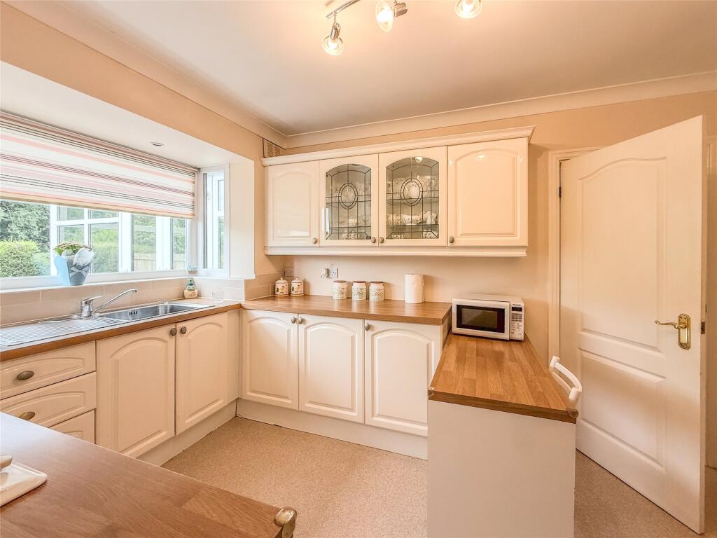 Breakfasting Kitchen