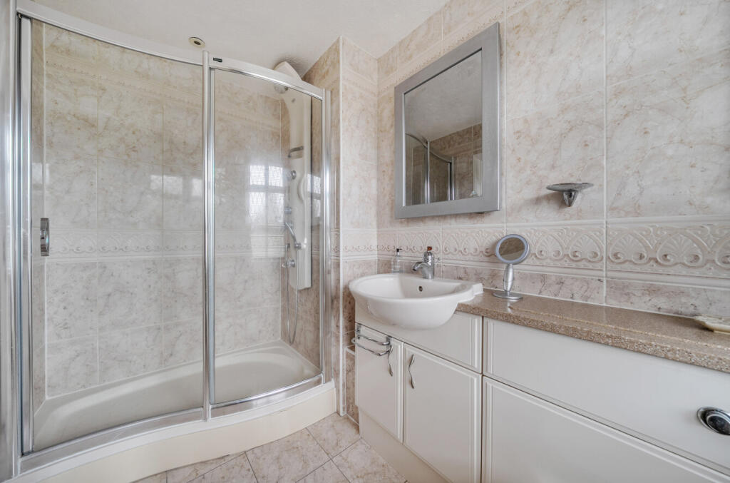 1380427-1-6913835...