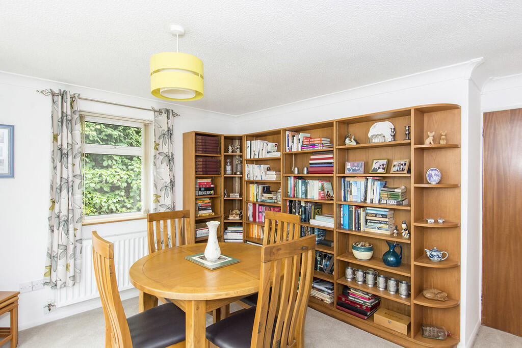 Bedroom/Dining Ro...