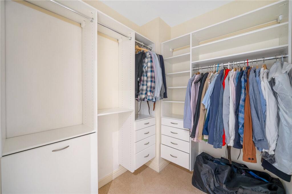 Walk-In Wardrobe