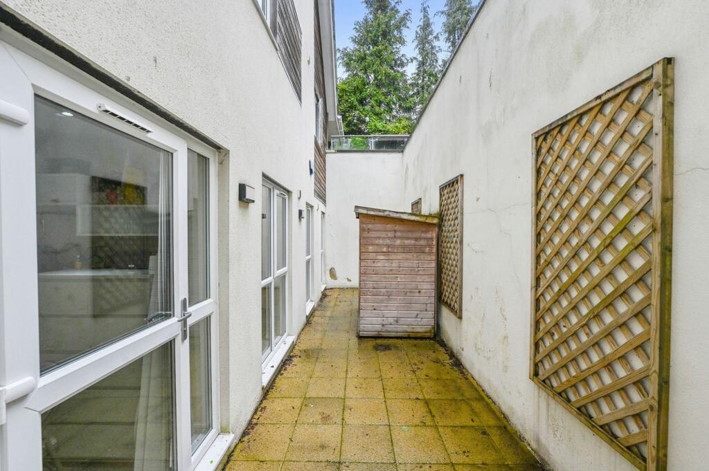 Private front patio area