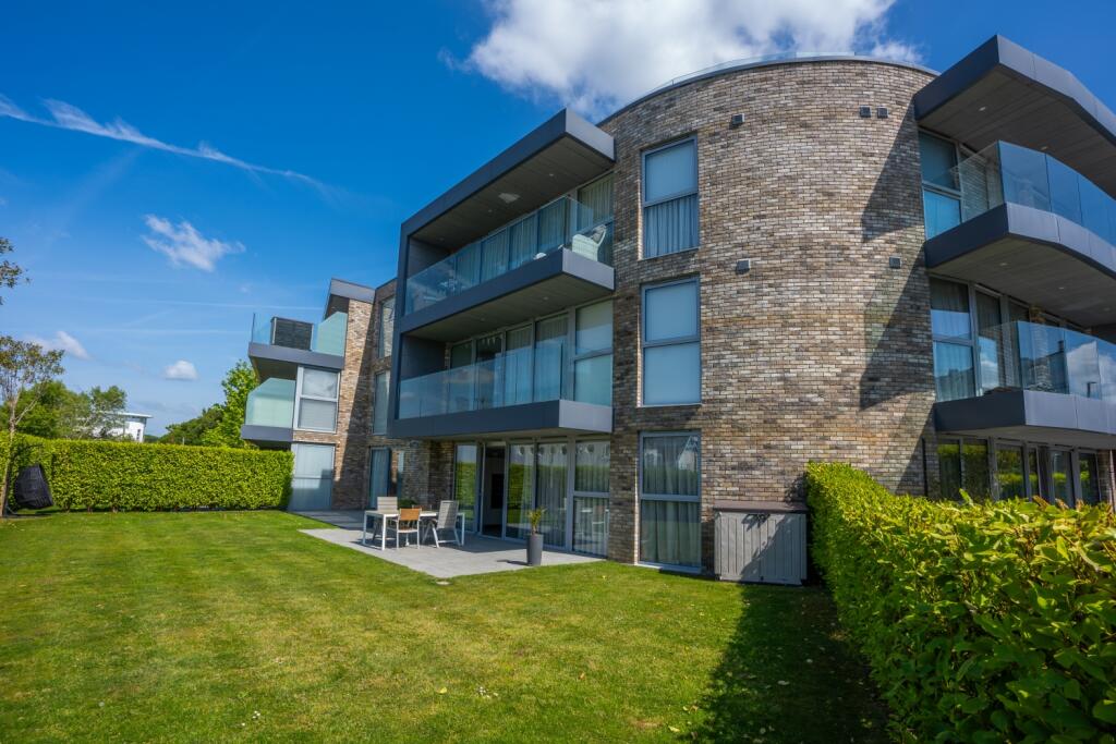 apt 12 2 salterns way-27