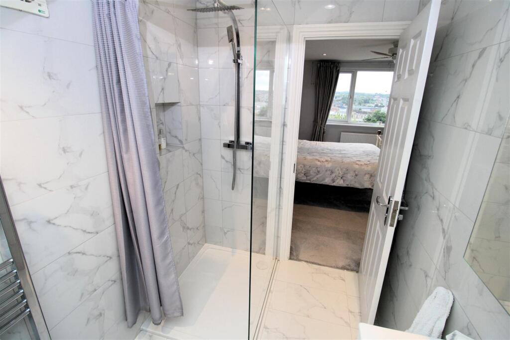 En suite1.JPG