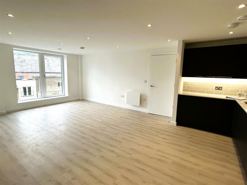 living apt 25.JPG