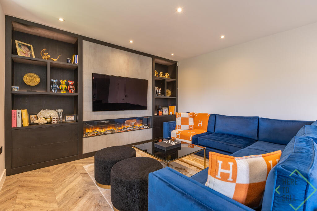 3 Brookmans Place-Green Close-Brookmans Park-Hertf