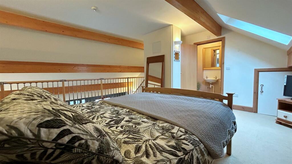 Bedroom 3.4.jpg