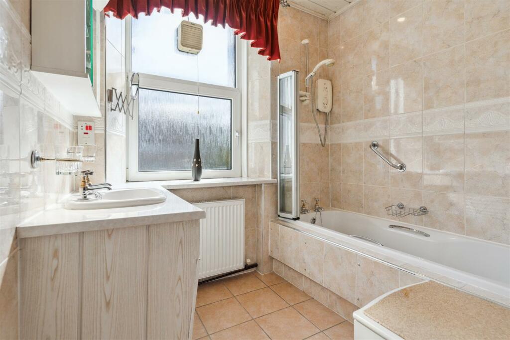 YATES HELLIER - 21 Larch Road (25 of 45).jpg