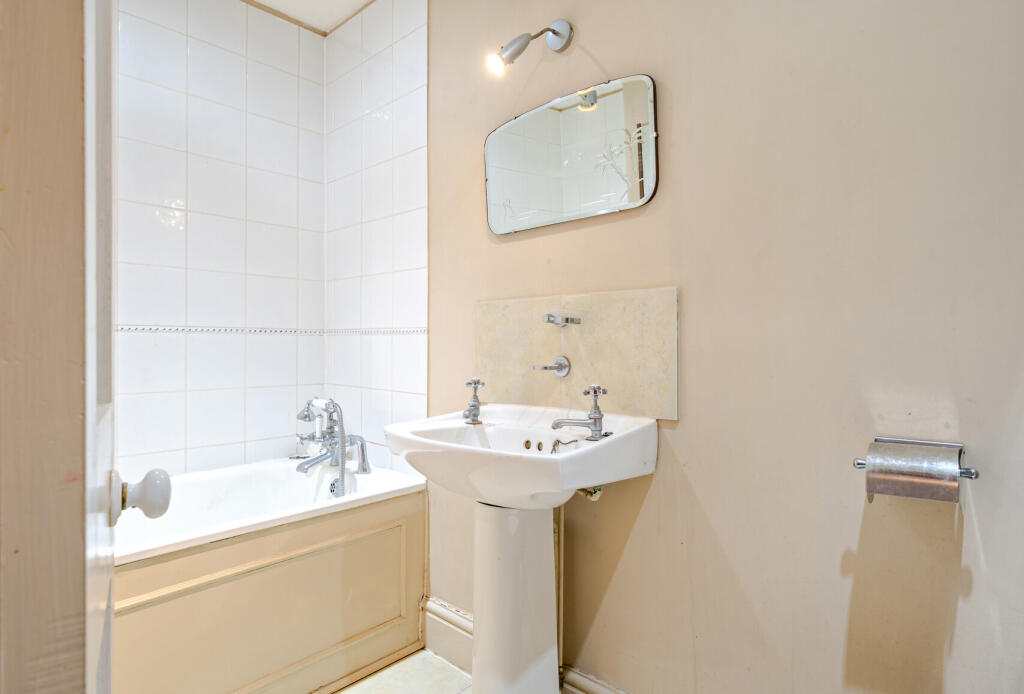 1306484-10-684ac2...