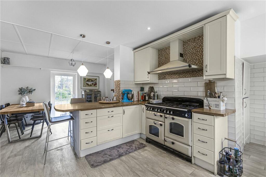 Kitchen/Breakfast Rm