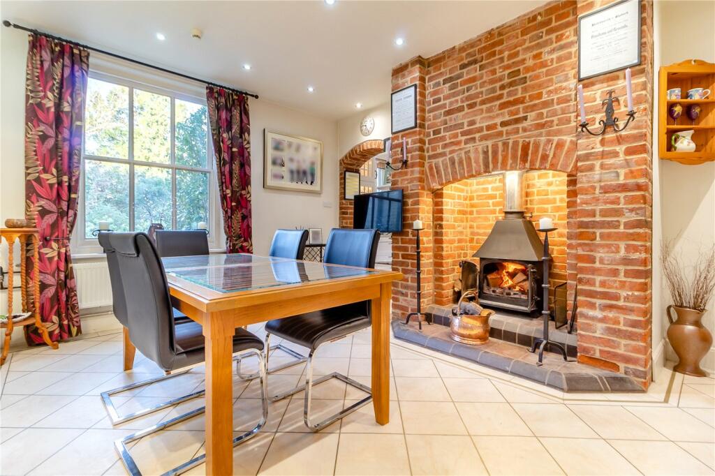Breakfast Room