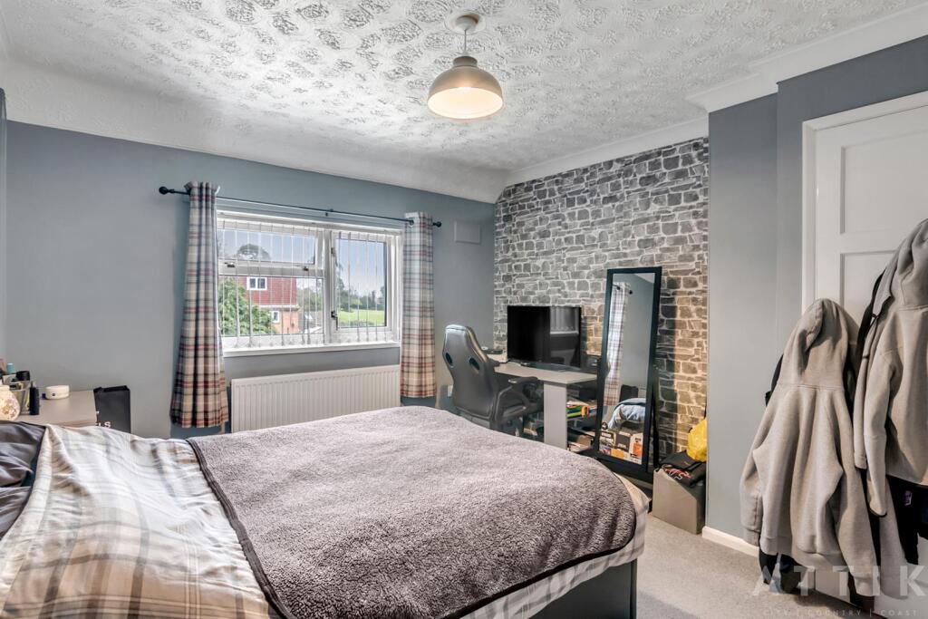 9 Bedingfield Crescent Halesworth IP19 8DZ (24).jp