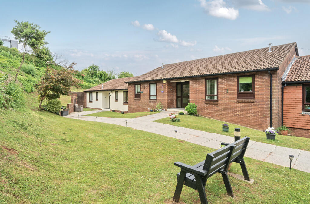 1305319-3-684812b...