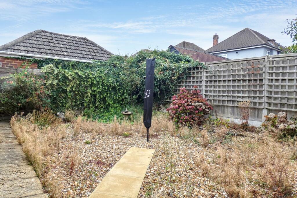 146 Castle Lane West, Bournemouth, BH9 3JZ