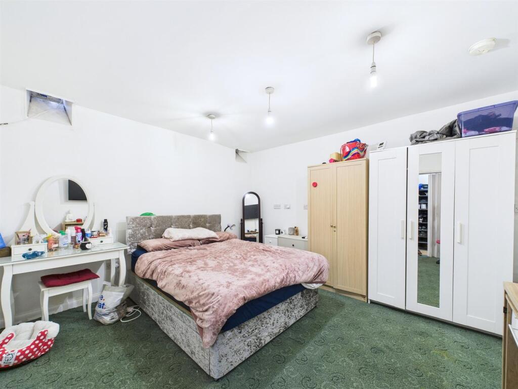 14 - Block of 4 flats.jpg