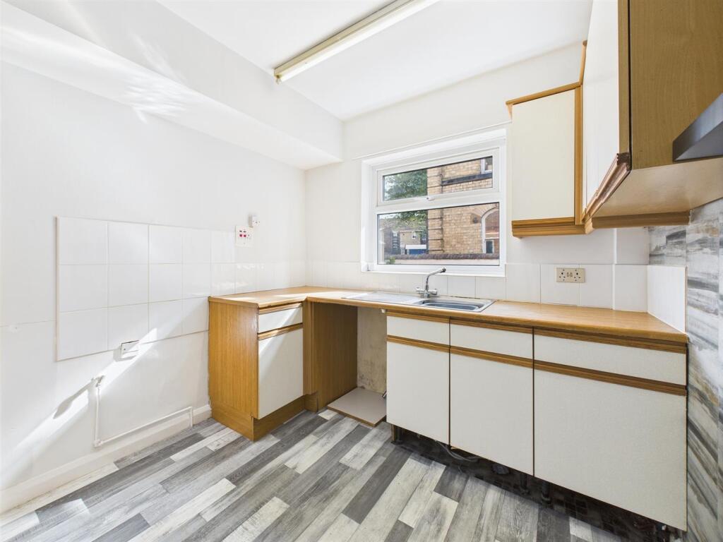 Kitchen: