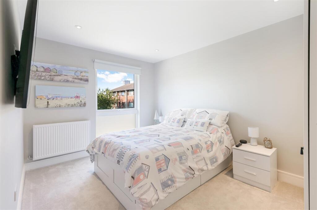 DEANS CLOSE,18-83.jpg