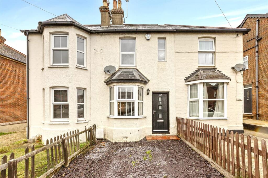107 Amersham Road, HP13 5AD-13.jpg