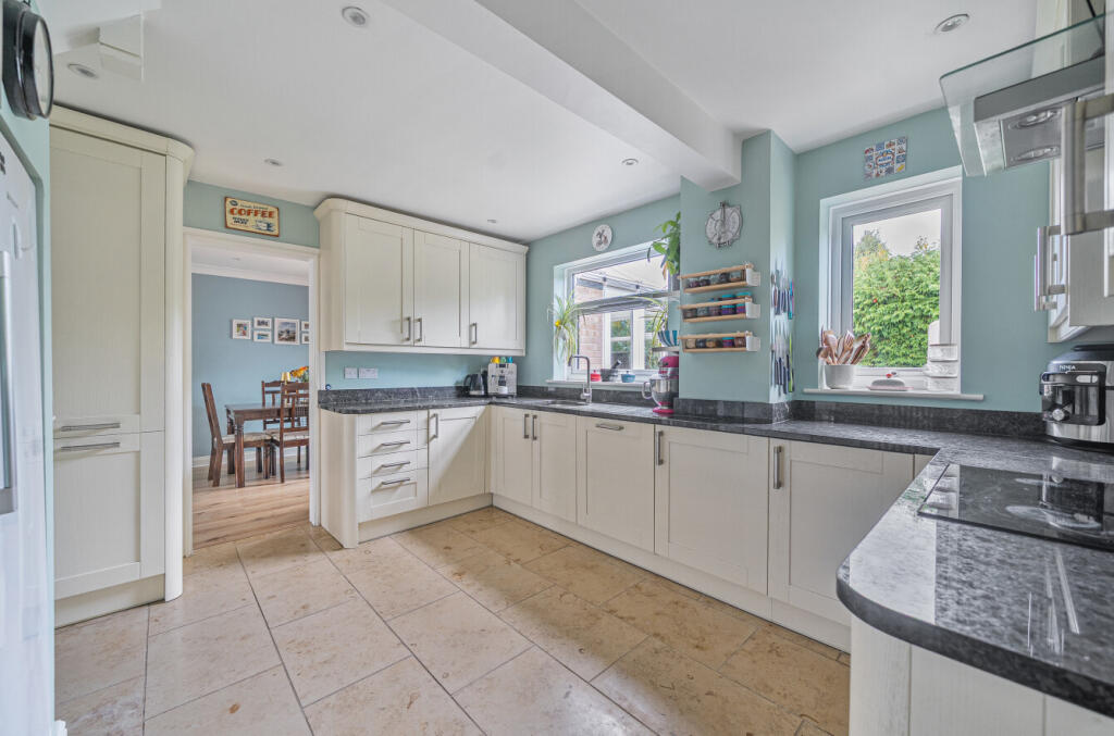 1370219-18-68ef7e...