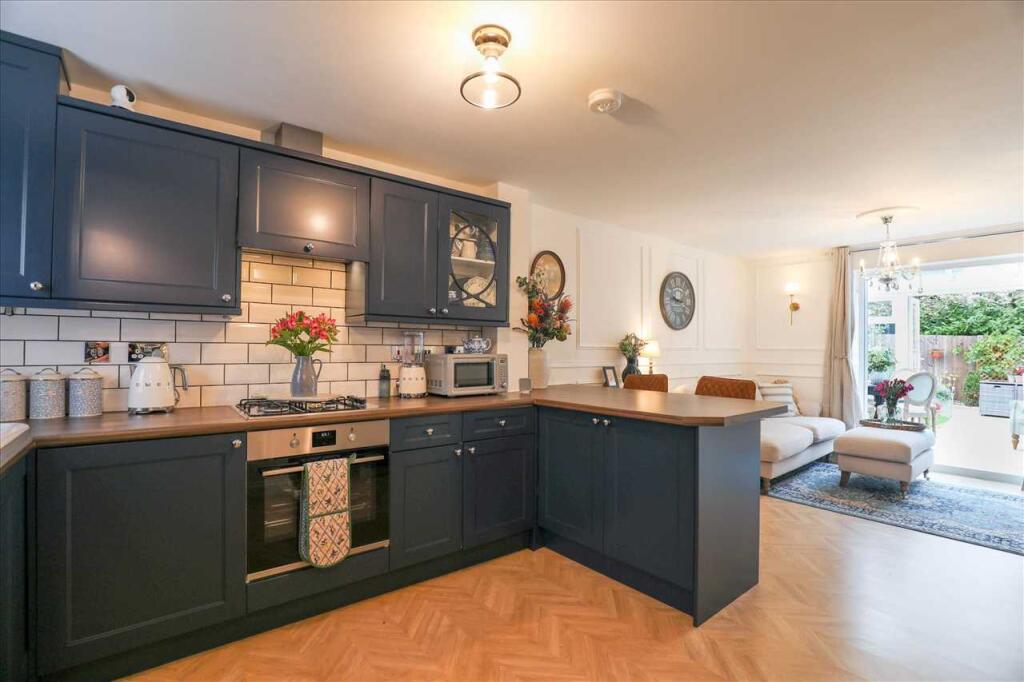Kitchen/ Living