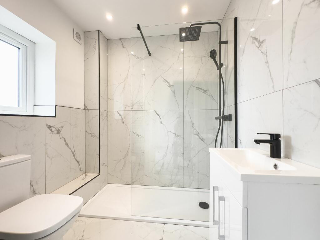 Ensuite shower room