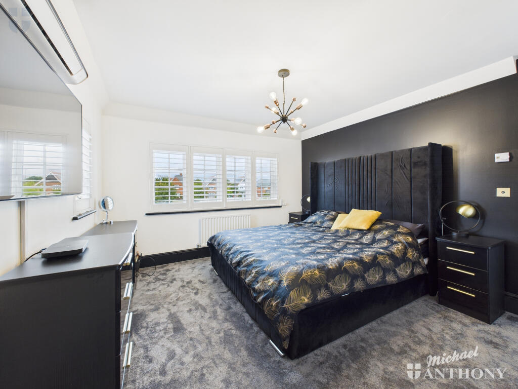 CAM03852G0-PR0410-STILL031