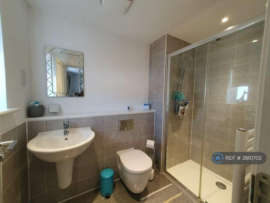 Ensuite - Bedroom 1
