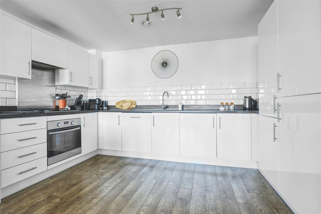 kitchen .jpg