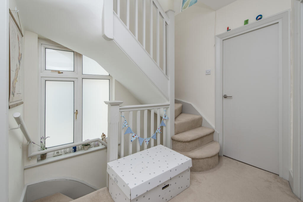 7b Somerset Avenue-L