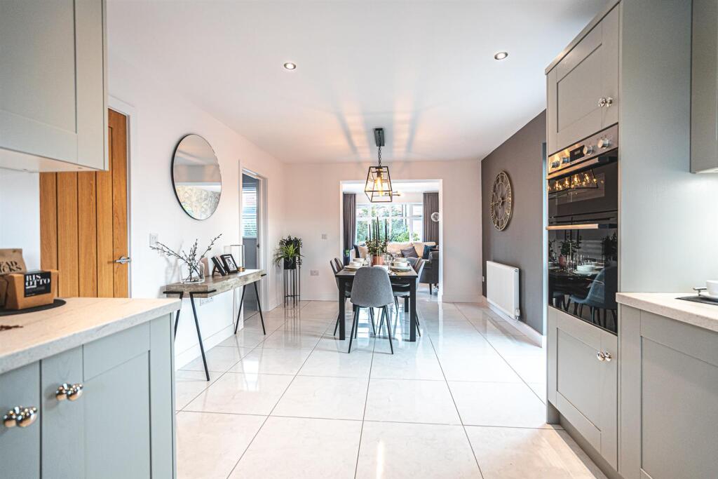 KITCHEN DINER