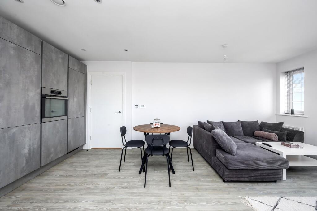 Kitchen / Lounge / Diner